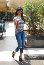 Jacqueline Fernandez at airport in Mumbai on 27th April 2015